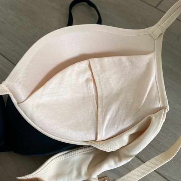 SKIMS Plunge Bra 36B (Set of two) - Picture 5 of 6